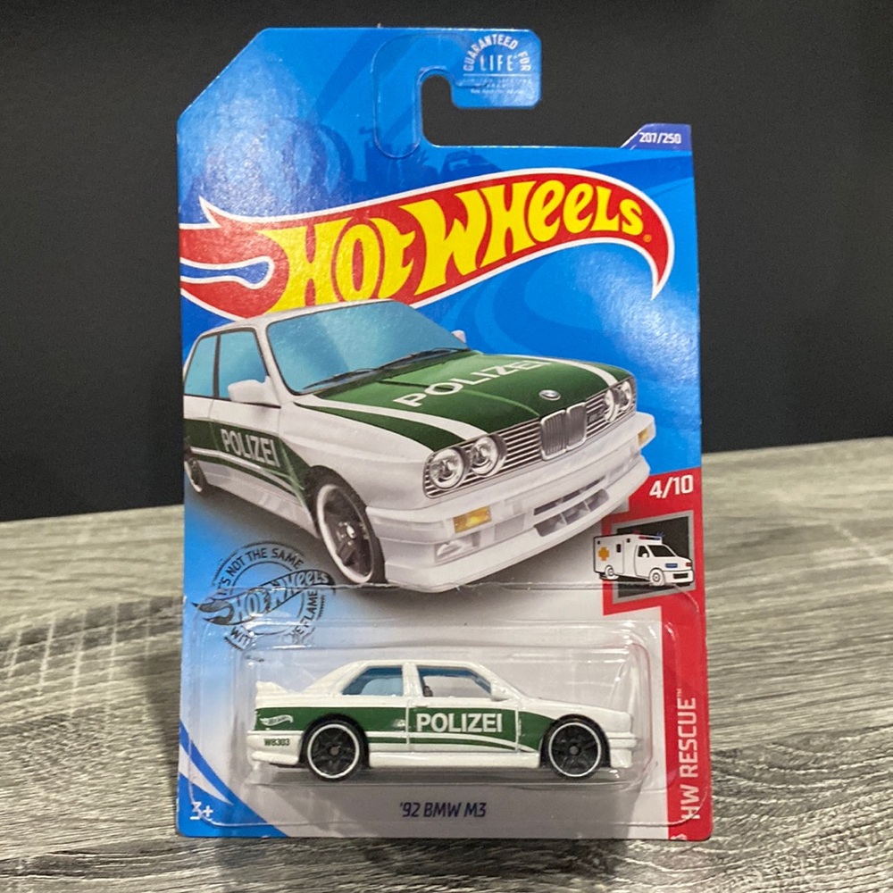 Hot Wheels | Rescue #4 of 10 Cars: ‘92 BMW M3 (Polizei) - 1:64 Scale